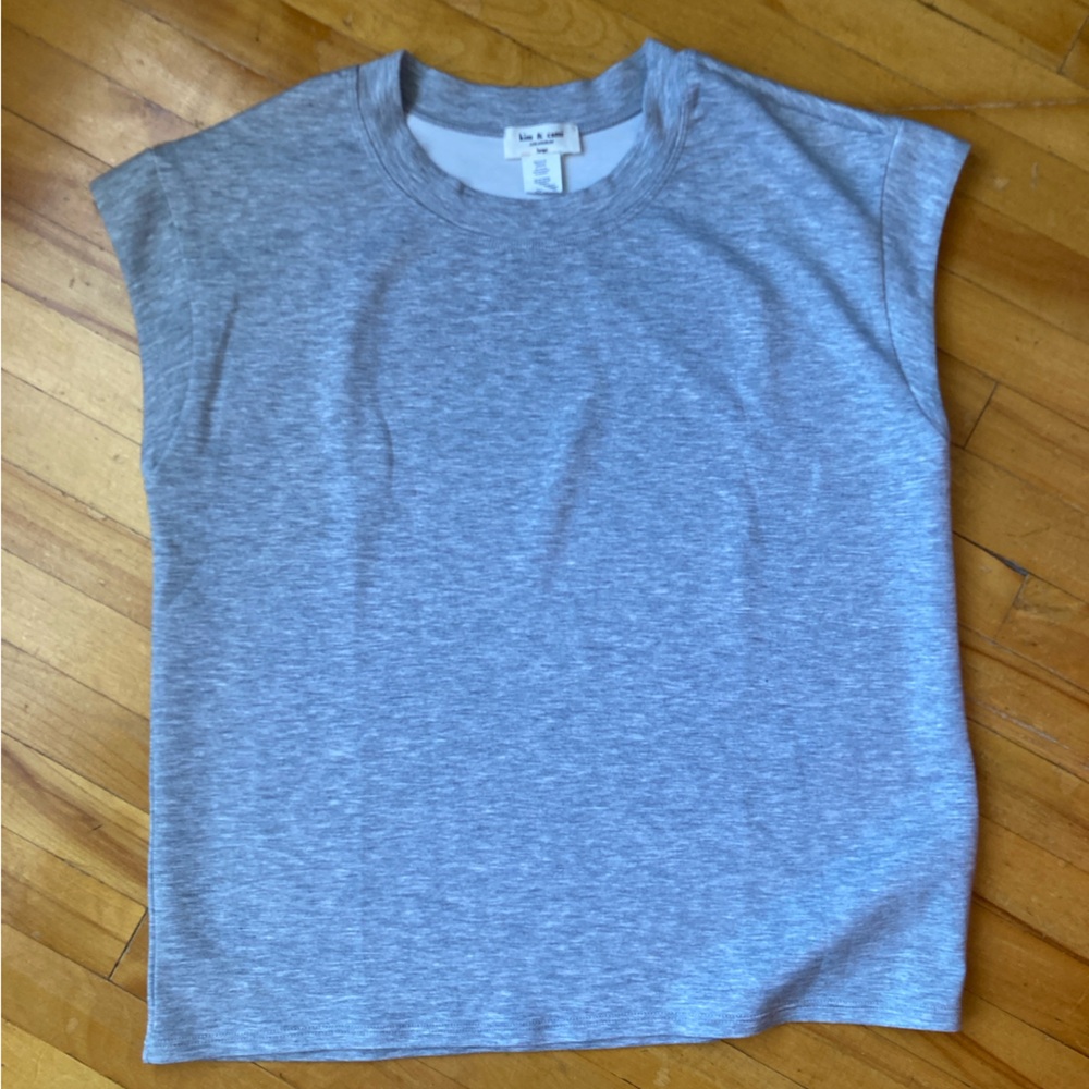 Kim & Cami Light Gray Short Sleeve Tee